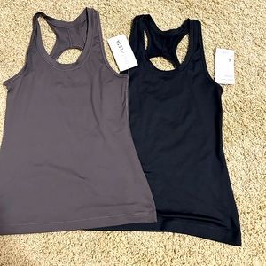 💪🏻TWO NWT Athleta NITRO tanks💪🏻